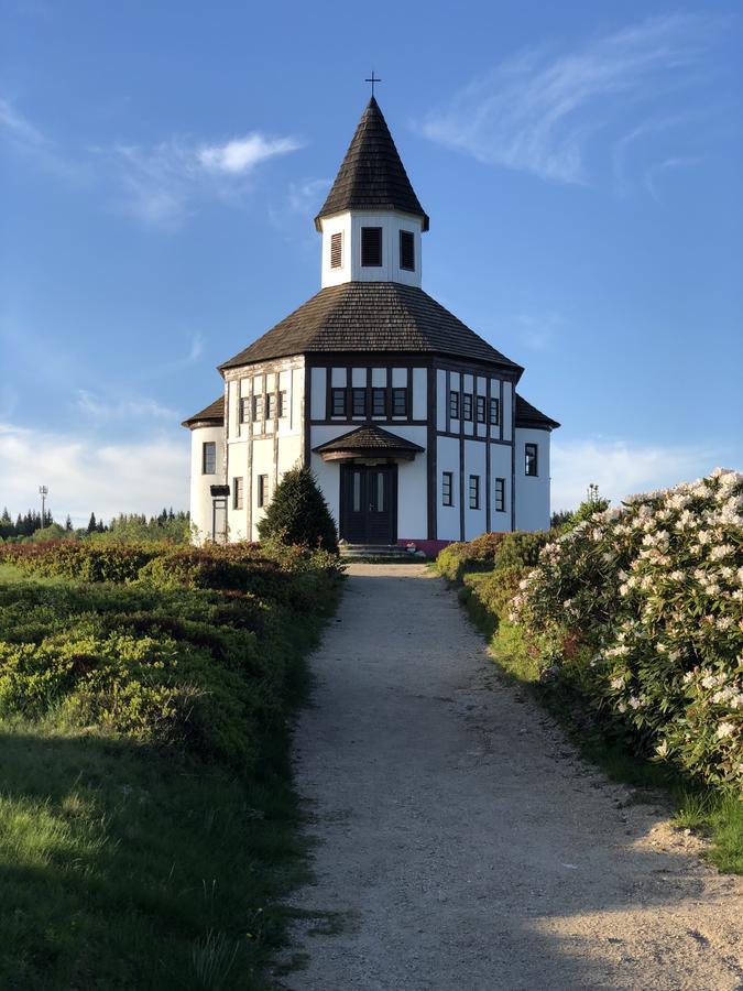 Penzion Zrzka Korenov Exterior photo